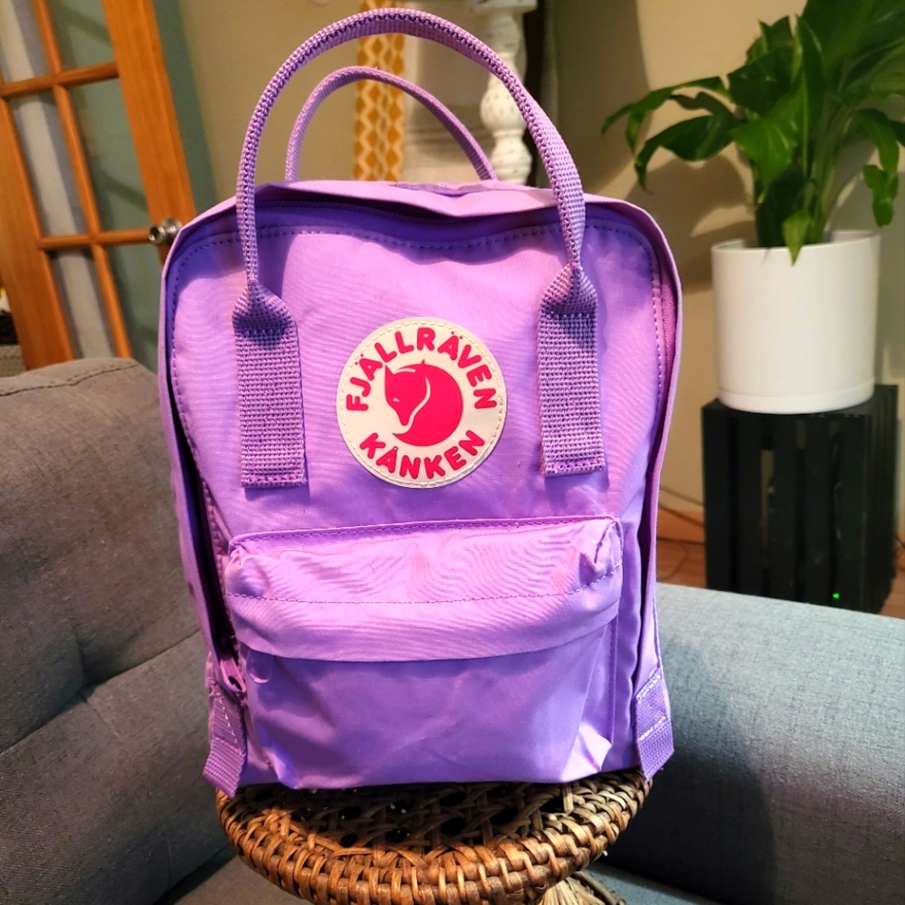 AUTHENTIC NWOT FJALLRAVEN KANKEN MINI BACKPACK in Orchid